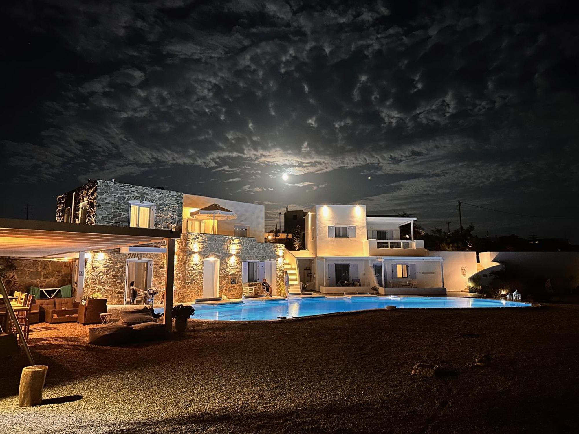 Blu Suites And Studios Adamantas  Ngoại thất bức ảnh