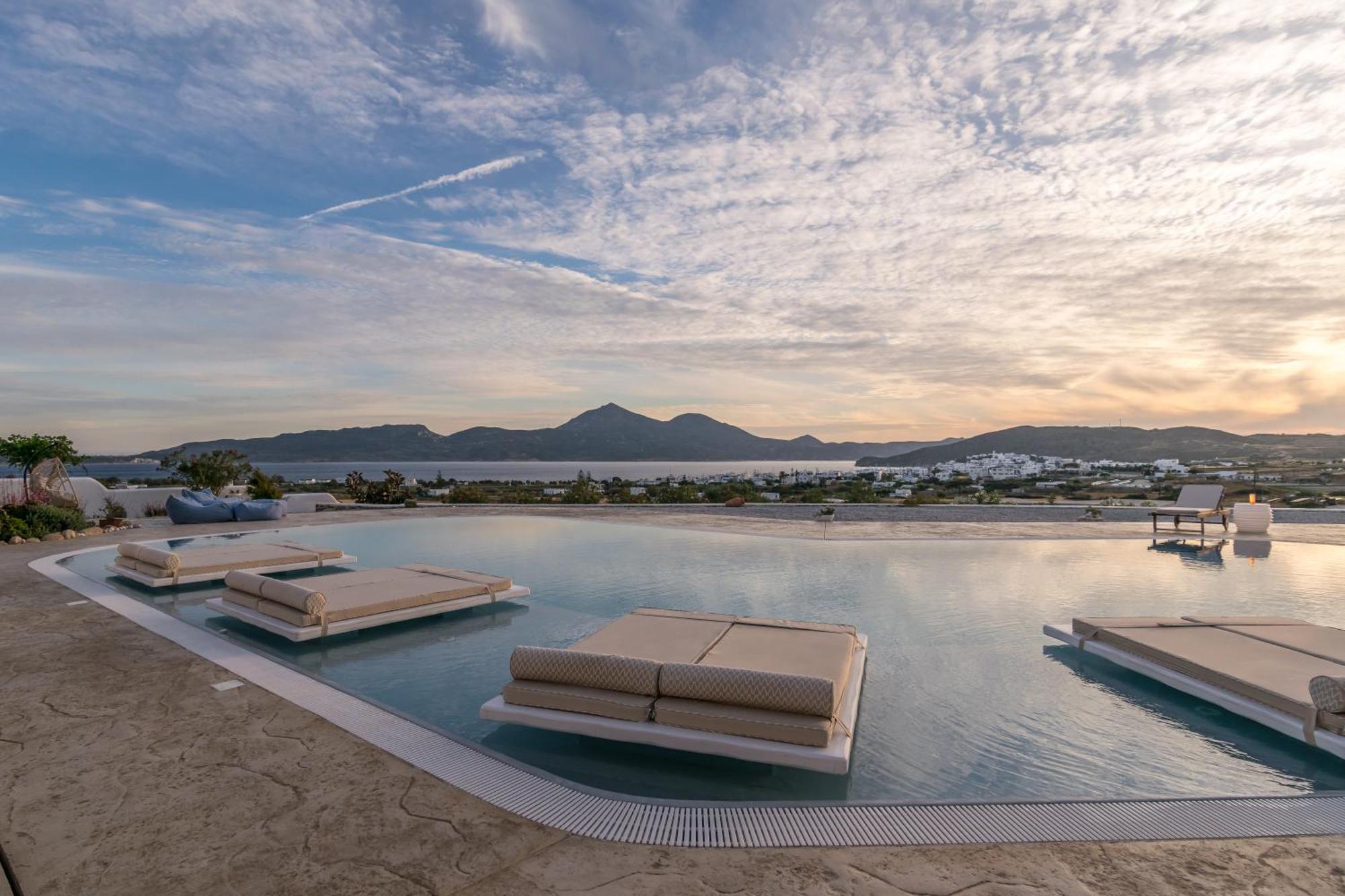 Blu Suites And Studios Adamantas  Ngoại thất bức ảnh