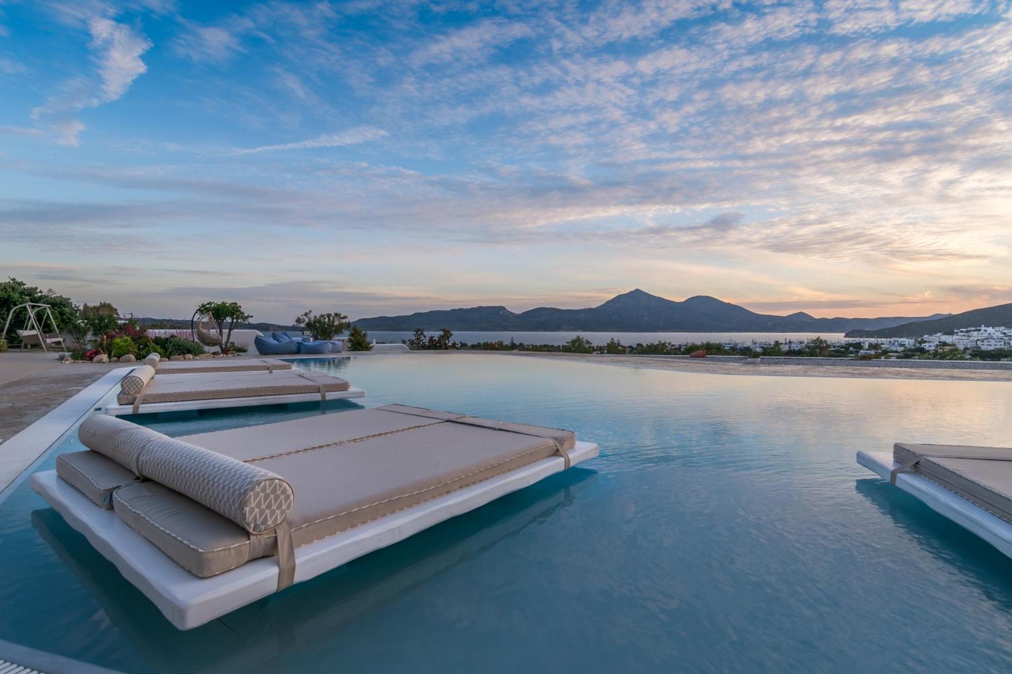 Blu Suites And Studios Adamantas  Ngoại thất bức ảnh